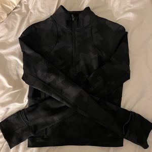Lululemon: It’s Rulu Run Cropped 1/2 Zip sz 2 Camo